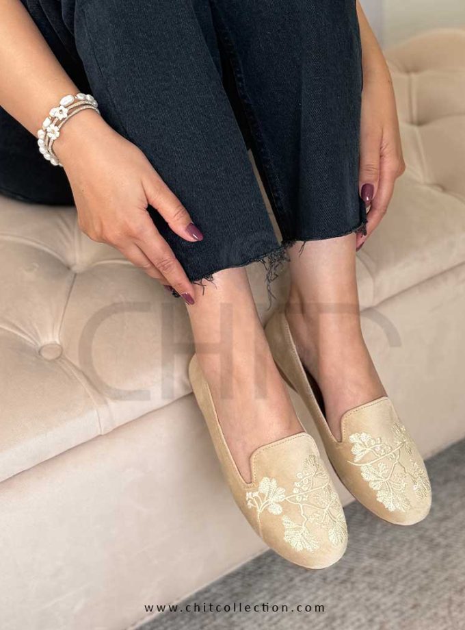 کفش زنانه لوفرگلدوزی شکوفه کرم