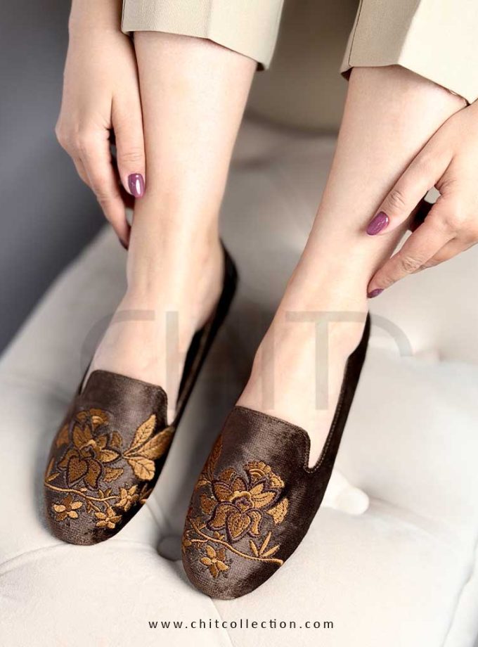 کفش زنانه لوفر گلدوزی دارچین